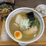 タムラ食堂 - 料理写真:鶏そば(塩)   手作りシュウマイ(2個)  チャーシュー丼