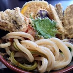 篁園 - つるつるチュルンなうどん。野菜天はサックサクの揚げたて。