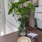 B-yond - 初夏の花ですか？