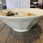 麺屋 さくら井 - 煮干しらぁ麺の器　醤油と共通