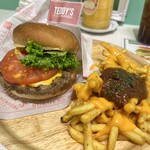 TEDDY'S Bigger Burgers - 