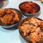 韓国料理 サムギョプサルとフライドチキン スリスリマスリ - 