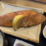 Nakazato - 鮭が大きい