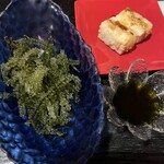 首里食堂 - 海ぶどうとサービスの揚げ豆腐