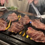 焼肉スタンド 肉と麦 - メイン写真: