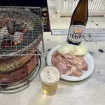 馬場ホルモン - 瓶ビールとホルモン。