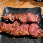 秋元屋 - かしら２本（ニンニク味噌）