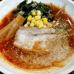 Menta - 地獄ラーメン、三丁目　880円。背脂増し（無料)バター無しの代わりにわかめ増量