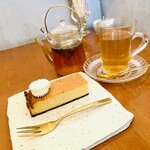 ギャラリー イヌカイ - かぼちゃのチーズケーキとシナモンティー