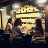 THE CHEATDAY SAPPORO - 内観写真:窓際カウンター席