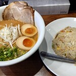 麺のひな詩 - トロ玉麺(味噌)+半チャーハン