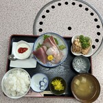 海楽亭 - 日替わりランチ　刺身&からあげ