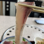 海楽亭 - 鰤　切身が大きい