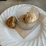 パン工房レストラン メガネ - 栗のアイスとスコーン