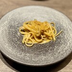 TOSAGE - ウニ
      シンプルだけどやっぱり美味しい！とろっとまろやかな舌触りに、雲丹のほど良い塩気と濃厚な旨味がベストマッチ！