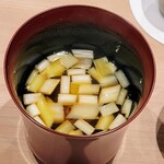 鮨　縁 - 黄ニラのみそ汁