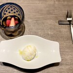 TOSAGE - Gelato：ヨーグルト
      Frutta：古都華（苺）