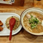 らーめん 熊五郎 アポロ店 - 