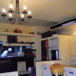 ジラソウ - 落ち着いた店内