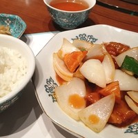 華都飯店 OsakaMetro本町ビル店 - からの〜
                酢豚ランチ
                