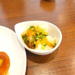創作 中華 MURAKAMI - 水餃子（2ケ）。ちょっぴりピリ辛のタレがかかっていました。