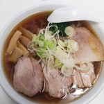手打ち らーめん 響 - 醤油ラーメンの「特盛」ボリュームが有ります！