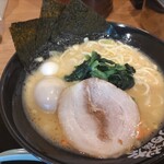 Machida Shouten - 豚骨醤油、脂少なめ　味玉