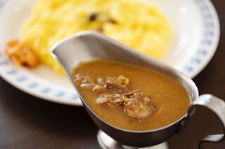 Kareresutoranshiba - 「チキンカレー」
                        シャープな中辛。シバの定番。軽やかで爽快な風味。
                        程よくスパイシーな茨城産赤鶏のカレー。