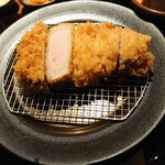 とんかつ ここまでやるか。 - 神戸ポークプレミアム特上ロース①