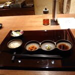 とんかつ ここまでやるか。 - 調味料（タルタルソース、モホソース、わさび、醤油）