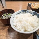 肉汁餃子のダンダダン - ご飯とスープ