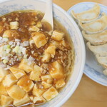 Gyouzano Manshuu - 辛マーボ豆腐ラーメン1.5玉と焼餃子