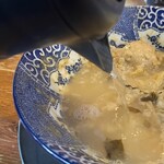 Nibo Shi Chuuka Ra-Men Hachi - 麺を食べ終わった後、〆の小ご飯を入れてポットの熱々の出汁を注げば・・・