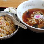 登龍門 - 料理写真:半チャーハン・半ラーメン