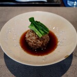 クロモリ - もち米焼売 干鮑ソース 　～角田市 野田鴨・もち米・もち麦、蔵王町 牛蒡、泉区 椎茸、丸森町 へそ大根