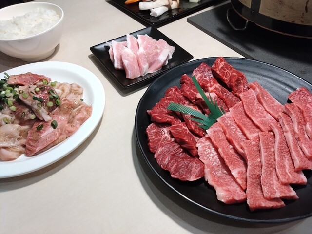 ホルモン焼肉 まる笑 三輪店