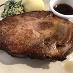 マロリーポークステーキ  東戸塚店 - 「肉は塊で焼いた方が、間違いなく旨い」というコンセプトもあるとのこと