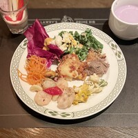 ロウリーズ・ザ・プライムリブ 恵比寿ガーデンプレイス店 - 前菜とサラダのビュッフェ♥︎︎