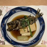 Tawara Kaiseki Dainingu - 魚の煮付け　魚は小ぶりですが味が良く豆腐に出汁の味が染み込んでいて美味しい