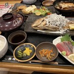 魚輝水産 - 驚きません？このボリューム。これで1000円です。