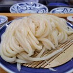 手打うどん はりや - 見事な艶のうどん。