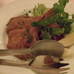 La Barca - 骨付き子羊のコストレッタ（カツレツ）　レモン添え