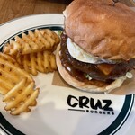 CRUZ BURGERS & CRAFT BEERS - 