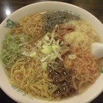 一寸法師 - 七色ラーメン 750円