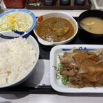 松屋 - ネギたっぷり牛肉のエスニック炒め定食ライス特盛＋単品マレーシア風牛肉煮込みルンダン