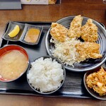 Karaageno Daizen - 唐揚げ定食、ごはん大盛りです。（2024.4 byジプシーくん）