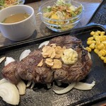 BEEF IMPACT 伏古店 - 1000円ステーキ&Aセット（大盛りライス、サラダ、スープ）