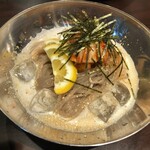 炭火焼肉 にく式 - 冷麺