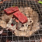 炭火焼肉 にく式 - レバーはあまり焼かず