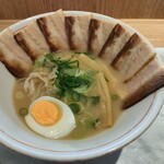 オラージュ - 特盛チャーシュー豚骨ラーメン